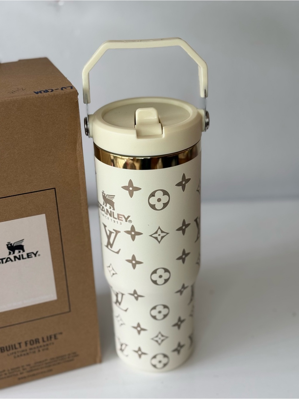 Stanley Cream and Gold Patterned Travel Tumbler 30 oz new!